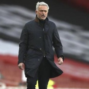 江南体育官网-卡拉格：穆里尼奥在英超的时代已结束 他该去意甲