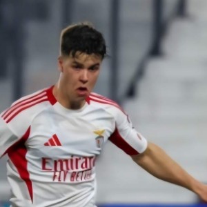 江南体育-2-1！穆帅有望逆袭：本菲卡不败差榜首7分，下轮赢波尔图或能争冠